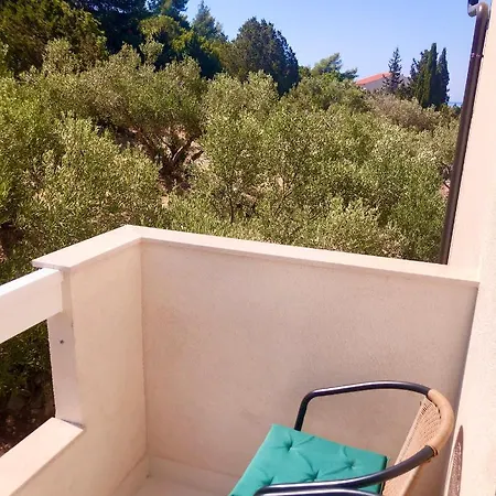 Couette-café Chamberlain Milna (Hvar)