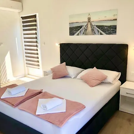 Chamberlain Nocleg ze śniadaniem 3*