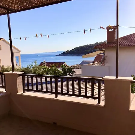 Chamberlain Couette-café Milna (Hvar)