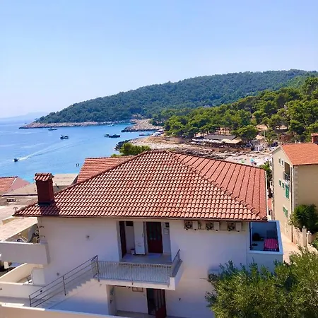 Chamberlain Couette-café Milna (Hvar)