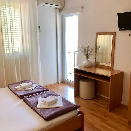 Chamberlain 3* Milna (Hvar)