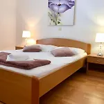 Chamberlain 3* Milna (Hvar)