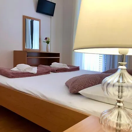 Chamberlain 3* Milna (Hvar)