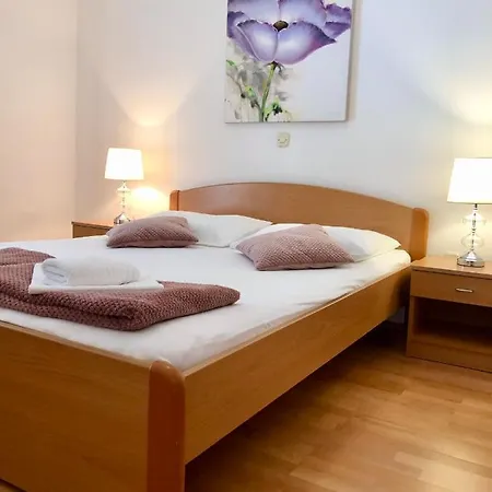 Chamberlain 3* Milna (Hvar)